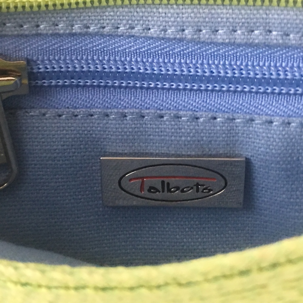 Talbots Green Wristlet - Picture 5 of 5